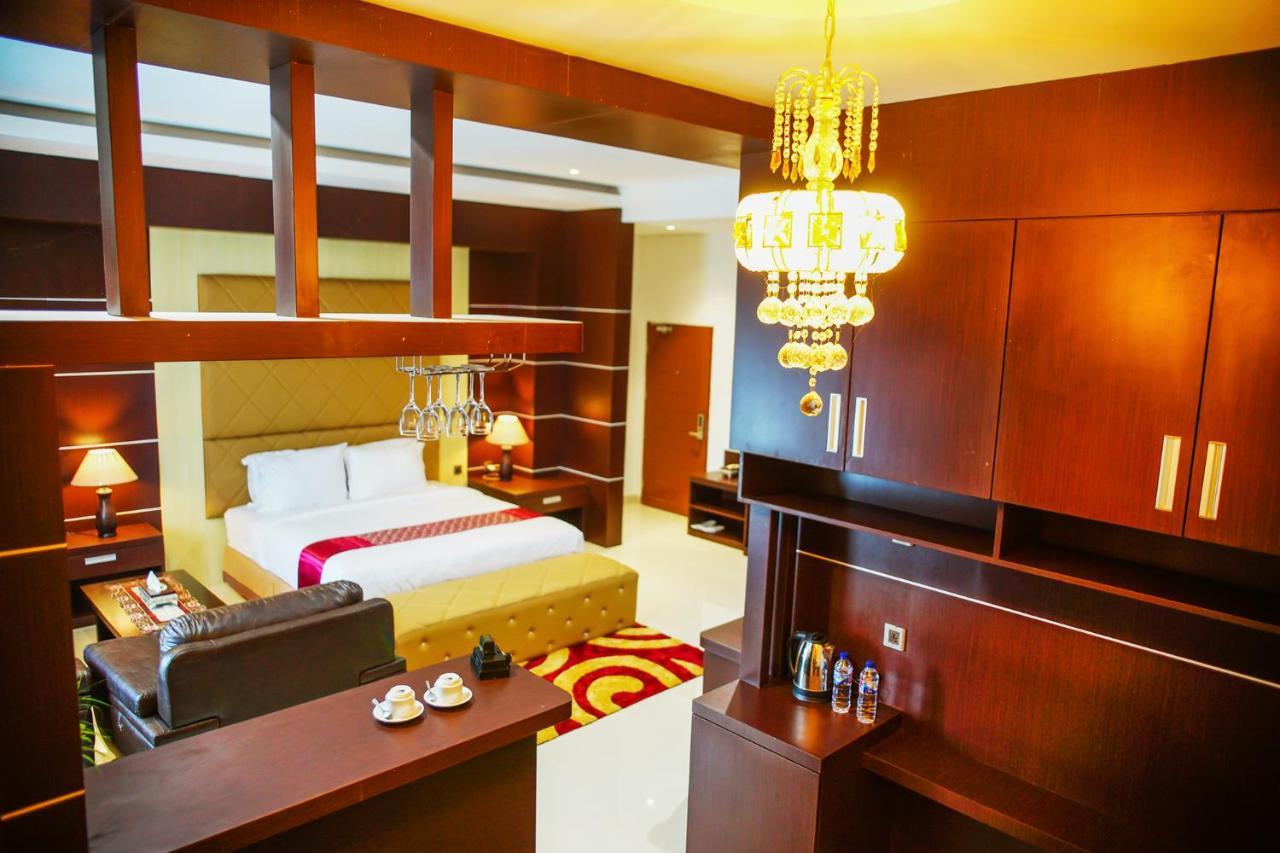 Singapore City Hotel Batu Bara Sungaibalai 外观 照片