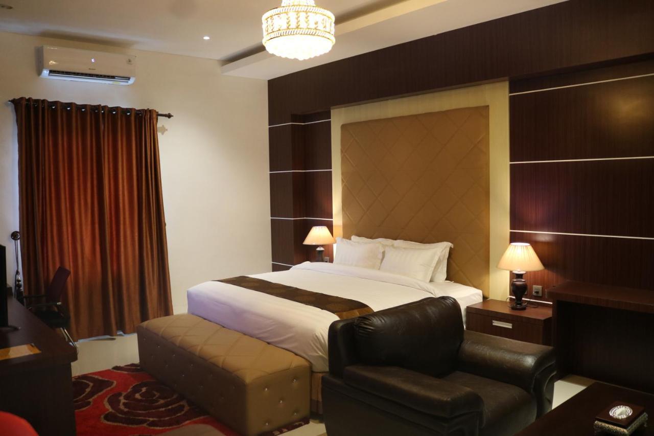 Singapore City Hotel Batu Bara Sungaibalai 外观 照片